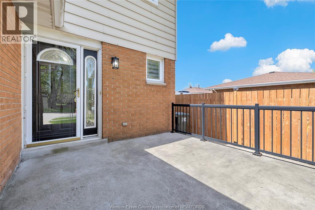 3009 Suffolk Street, Windsor, Ontario  N8R 1P1 - Photo 3 - 26013708