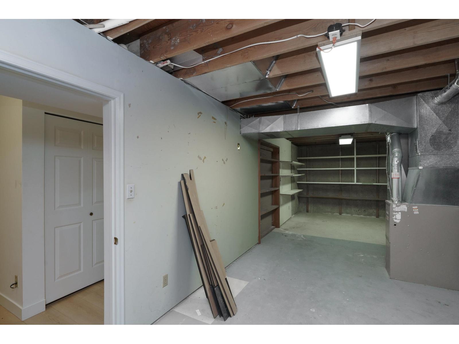 14815 Hardie Avenue, White Rock, British Columbia  V4B 2H6 - Photo 39 - R3131830