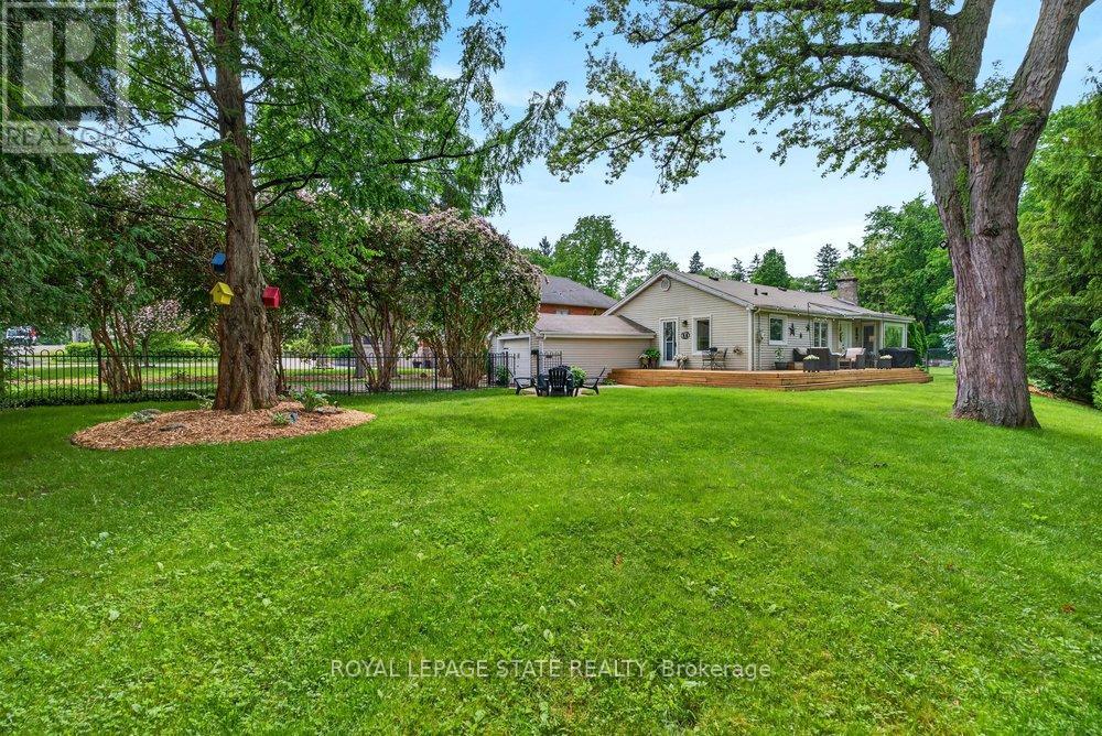 52 Orchard Drive, Hamilton, Ontario  L9G 1Z7 - Photo 2 - X13426116