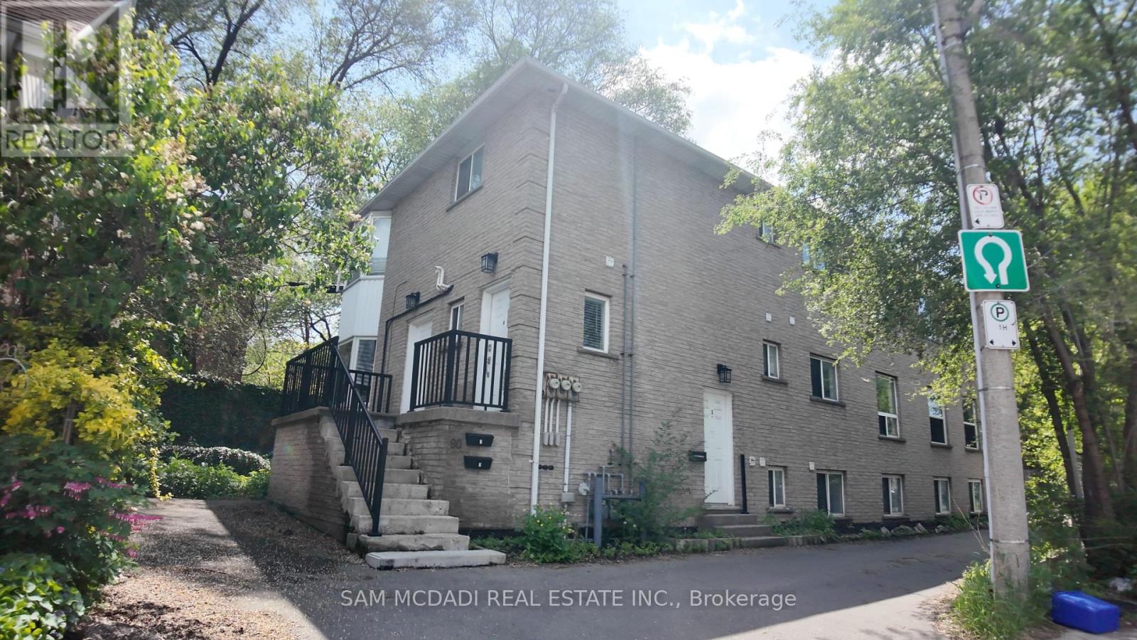 90 TISDALE STREET S, Hamilton, Ontario