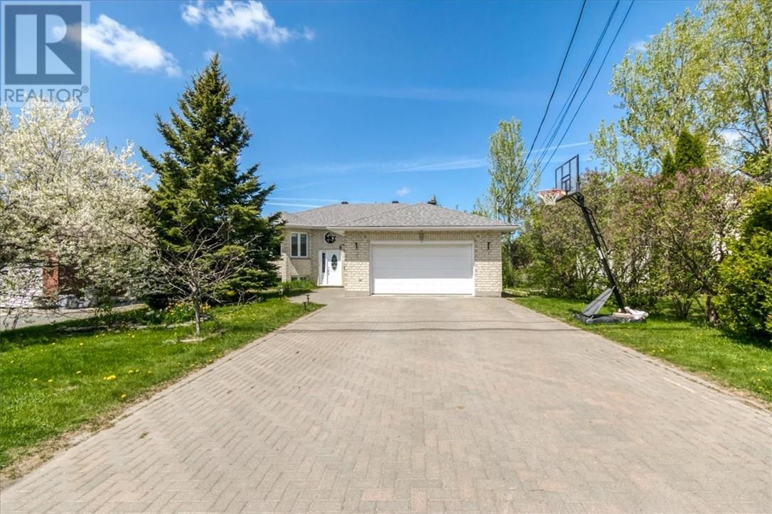 3032 Algonquin Road, Greater Sudbury, Ontario  P3E 5B6 - Photo 3 - 2128092
