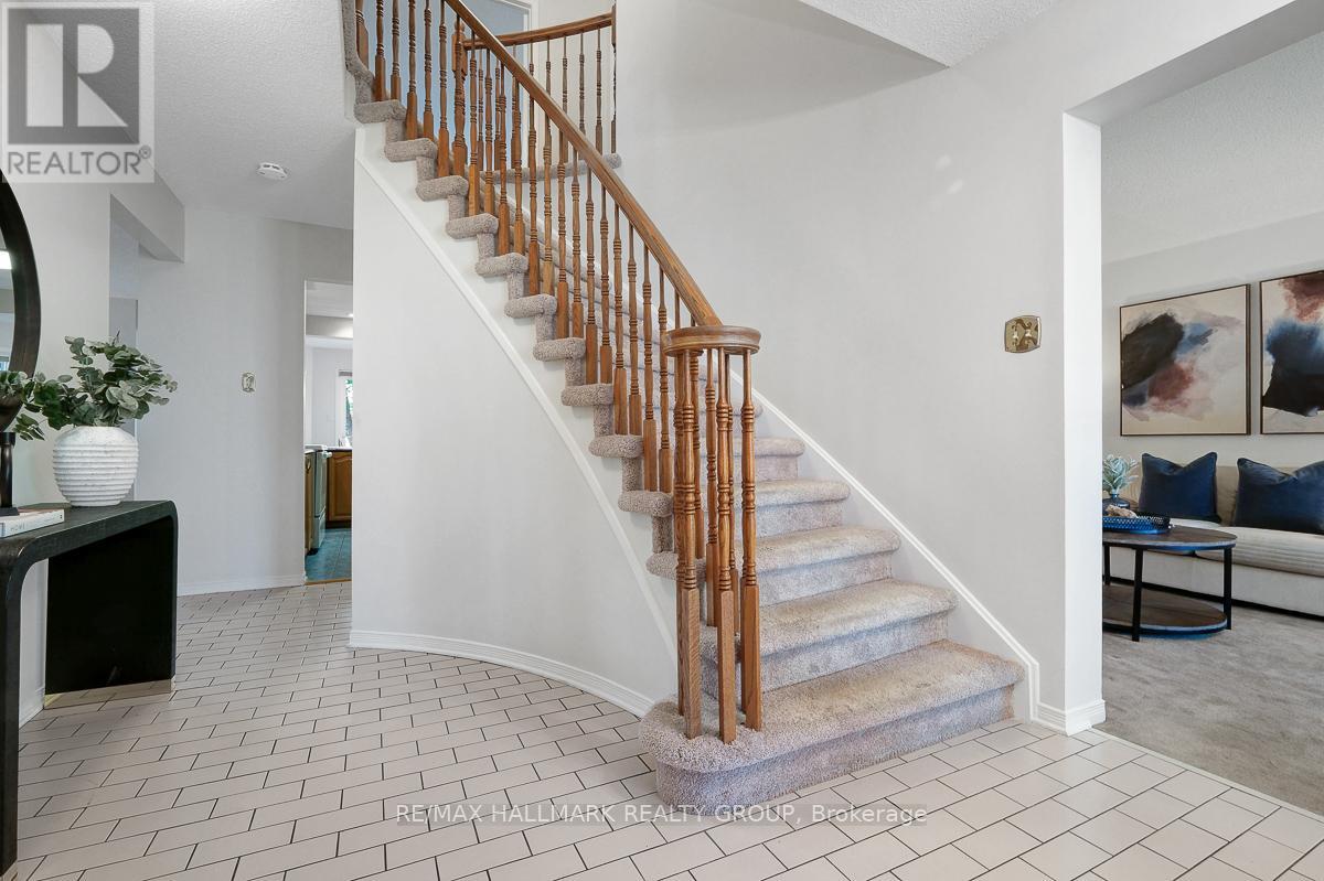 126 Dossetter Way, Ottawa, Ontario  K1G 4S5 - Photo 4 - X13426272