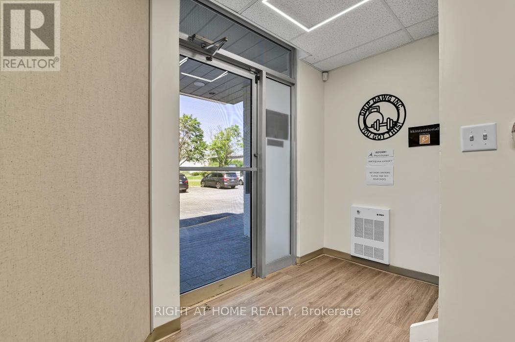 2 - 860 Taylor Creek Drive, Ottawa, Ontario  K1C 1T1 - Photo 3 - X13426328