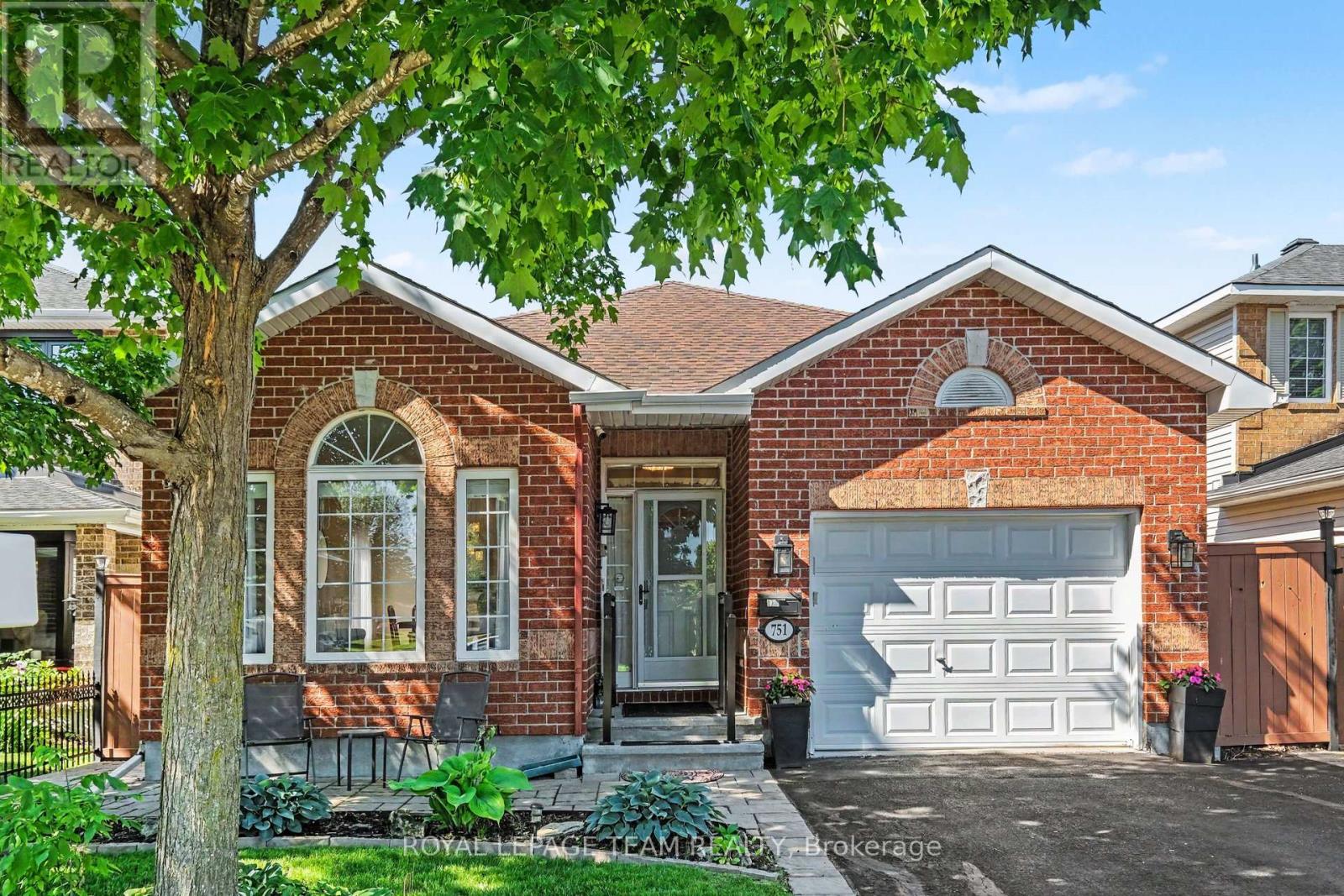 751 VERMILLION DRIVE, Ottawa, Ontario