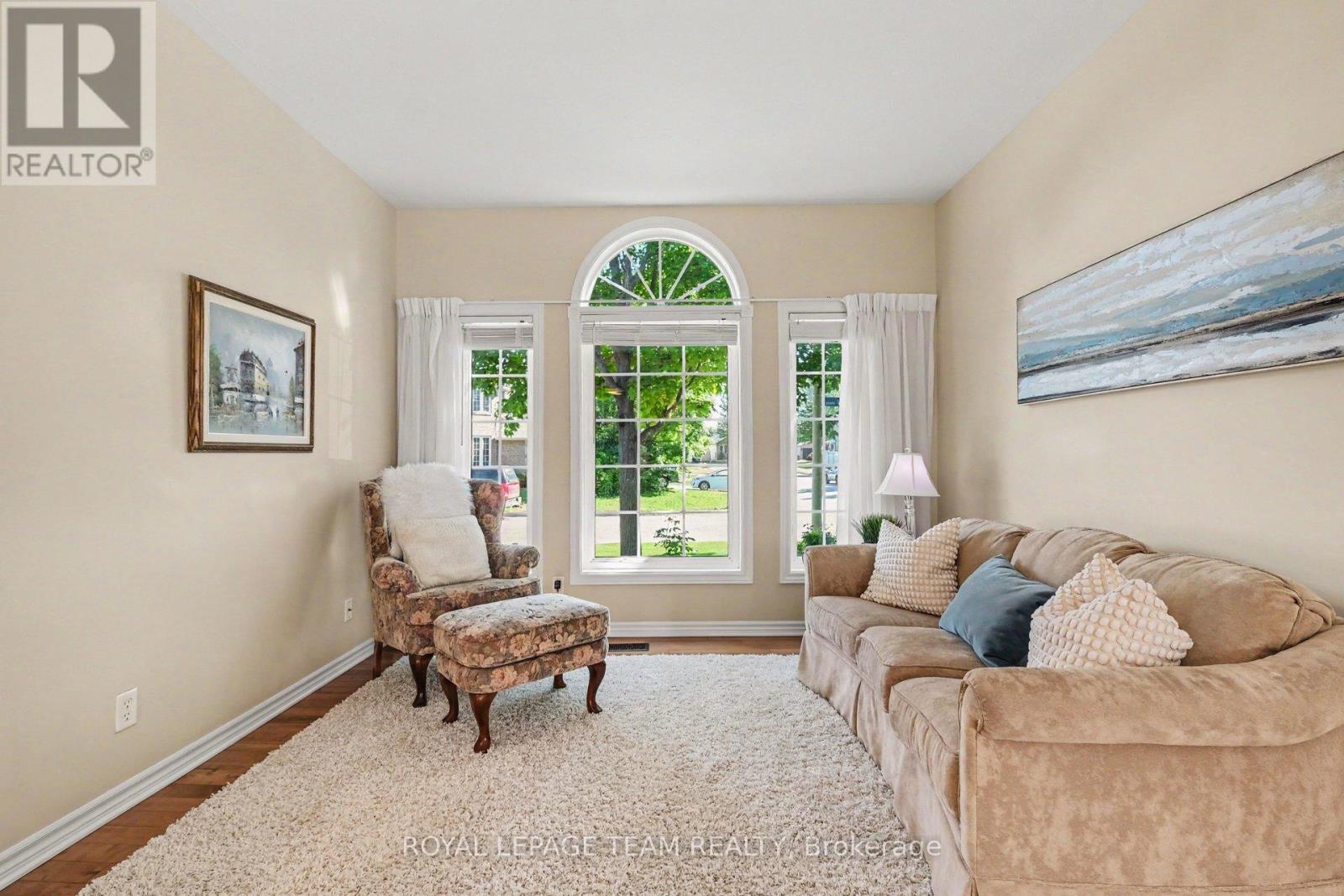 751 Vermillion Drive, Ottawa, Ontario  K1V 1V8 - Photo 5 - X12930136