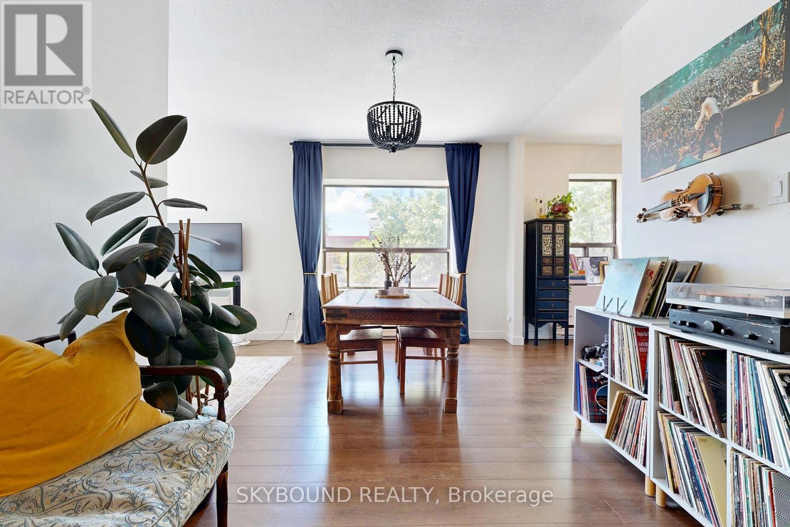B - 2104 Queen Street E, Toronto, Ontario  M4E 1E2 - Photo 14 - E13424636
