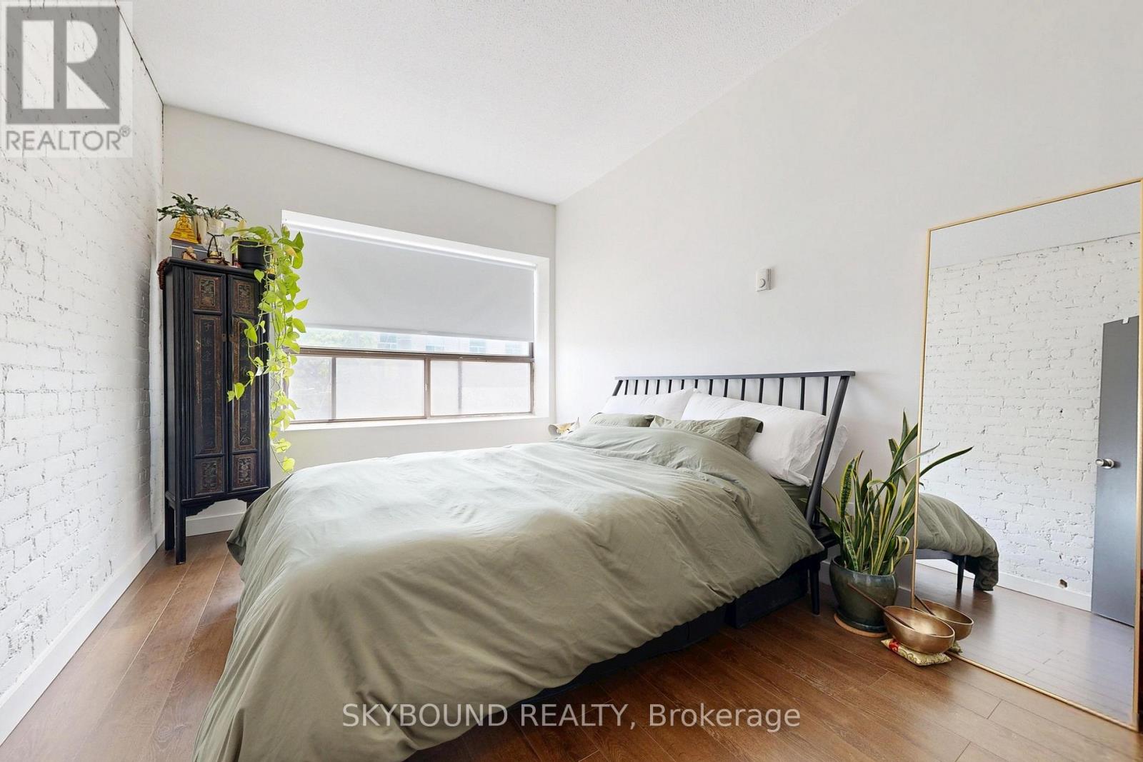 B - 2104 Queen Street E, Toronto, Ontario  M4E 1E2 - Photo 16 - E13424636