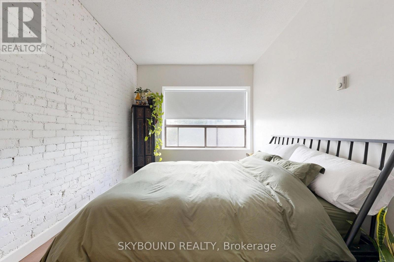 B - 2104 Queen Street E, Toronto, Ontario  M4E 1E2 - Photo 17 - E13424636