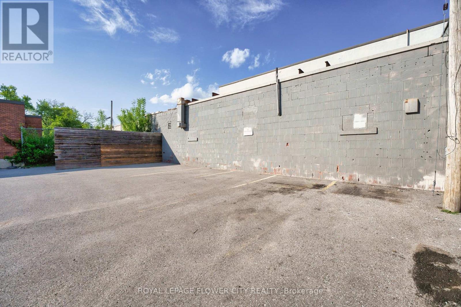 49 Mary Street, Barrie, Ontario  L4N 1T2 - Photo 32 - S13415868