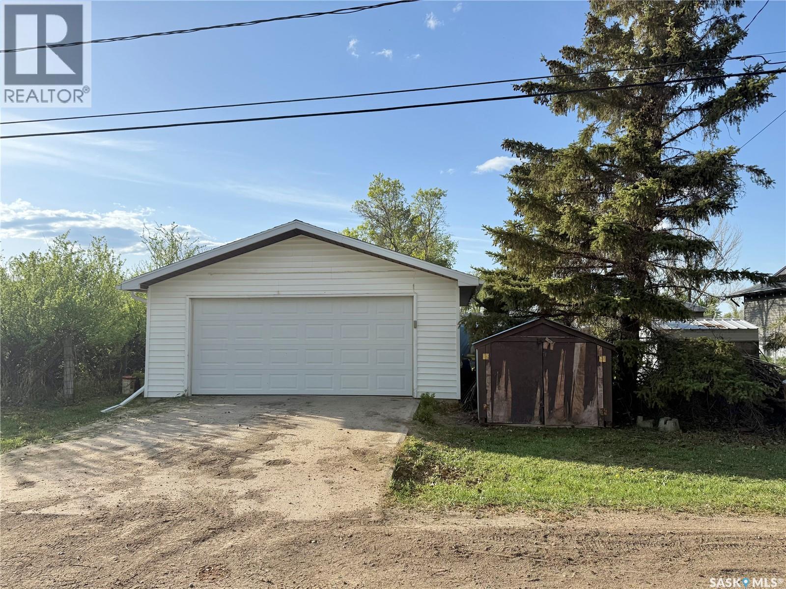 200 2nd Street W, Dinsmore, Saskatchewan  S0L 0T0 - Photo 34 - SK038848