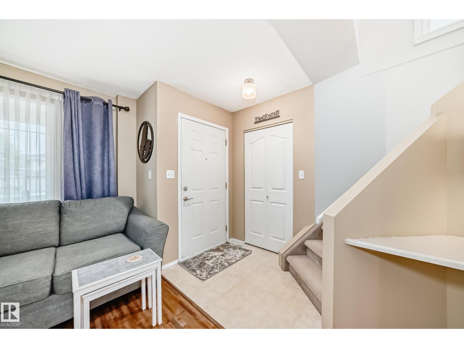 11831 9 Av NW, Edmonton, Alberta  T6J 7A1 - Photo 2 - E4492787