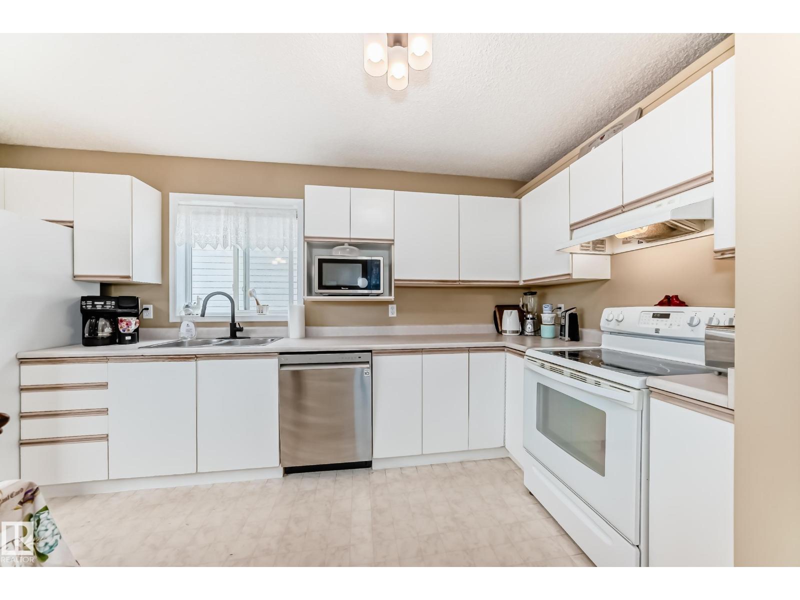 11831 9 Av NW, Edmonton, Alberta  T6J 7A1 - Photo 8 - E4492787