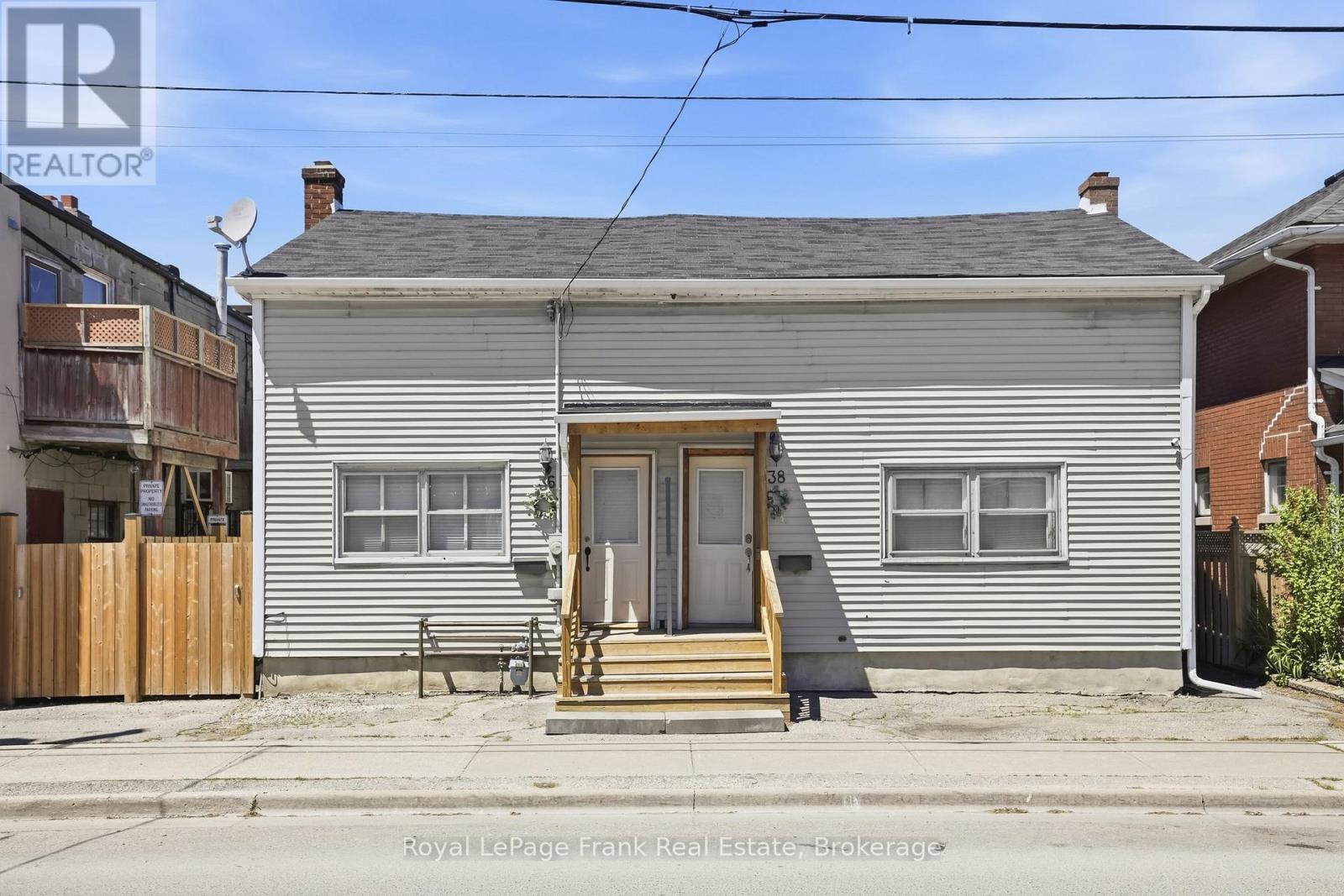 36 & 38 Bruce Street, Oshawa, Ontario L1H 1P7 - Photo 2 - E13422554