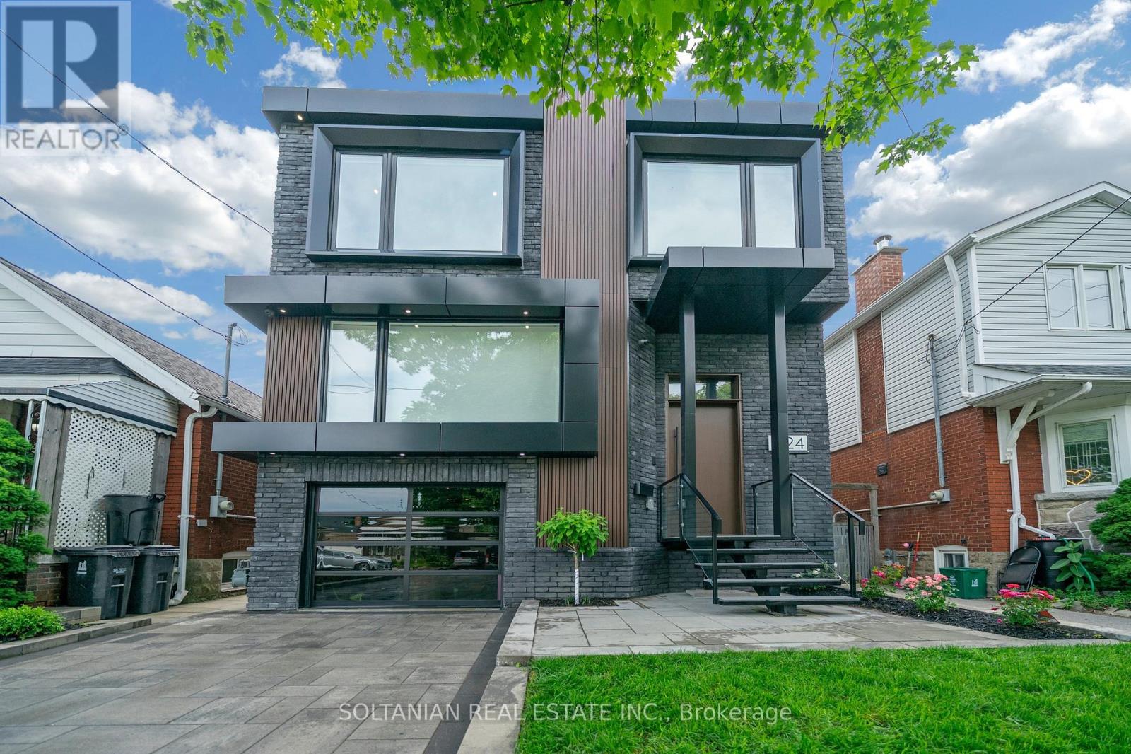 24 FAIRSIDE AVENUE, Toronto, Ontario