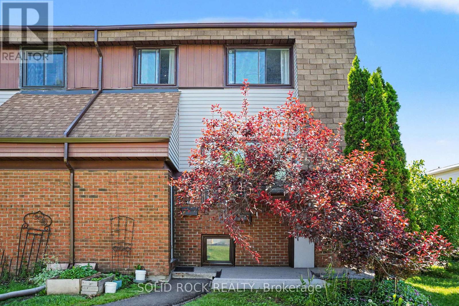 D - 11D WOODVALE GREEN W, Ottawa, Ontario