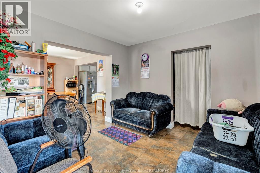 101 Oak Street East, Leamington, Ontario  N8H 2C7 - Photo 4 - 26013555