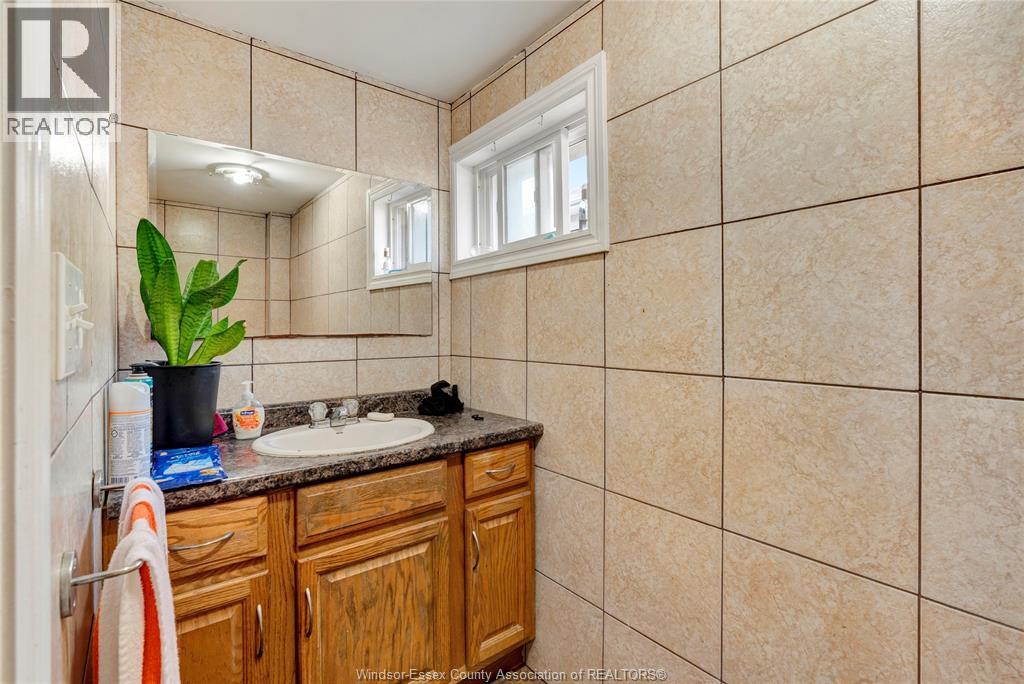 101 Oak Street East, Leamington, Ontario  N8H 2C7 - Photo 9 - 26013555