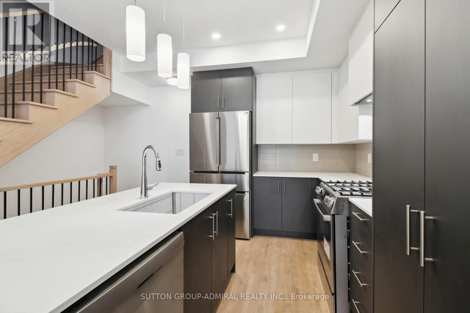 61 Burleigh Mews Avenue, Vaughan, Ontario  L4J 8A2 - Photo 6 - N13426288