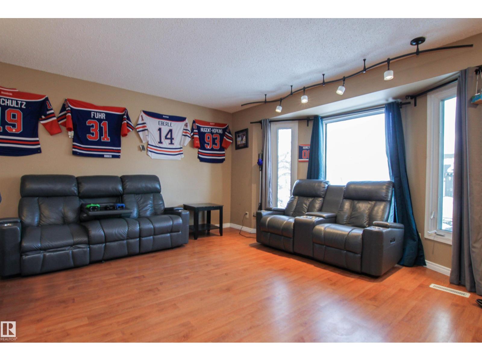 2415 49a St NW, Edmonton, Alberta  T6L 3X2 - Photo 3 - E4492792