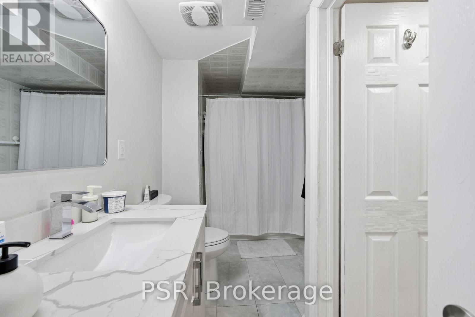 Lower - 426 Arrowsmith Drive, Mississauga, Ontario  L5W 1V2 - Photo 11 - W13426262