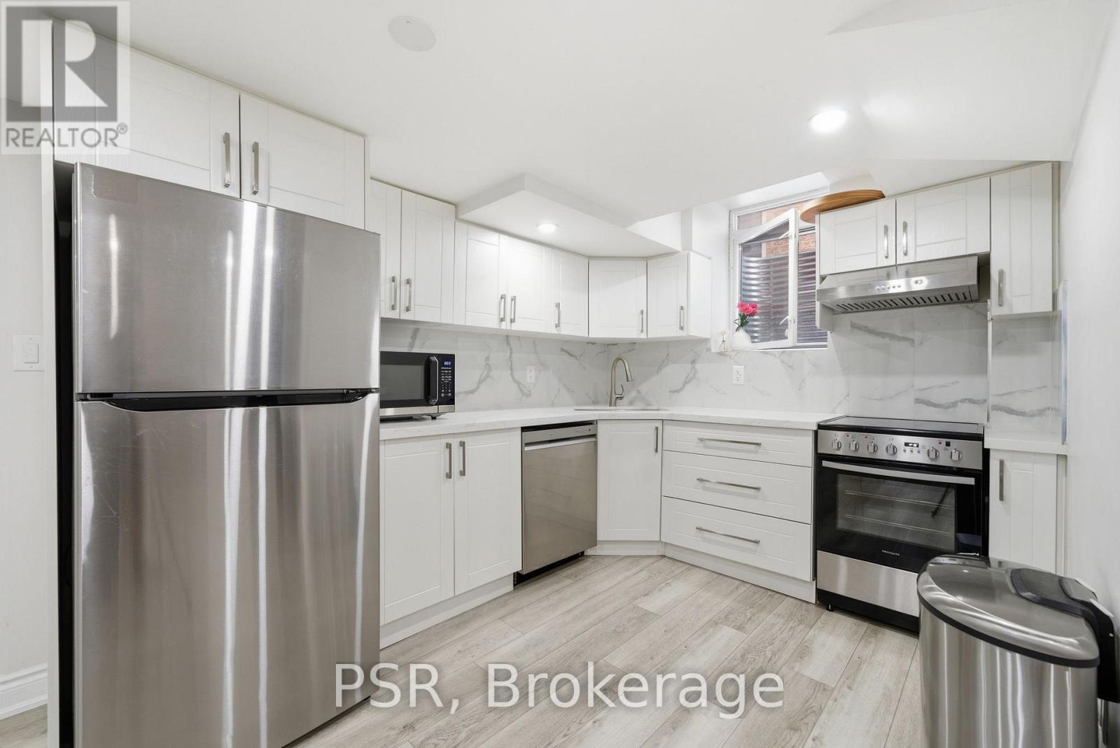 Lower - 426 Arrowsmith Drive, Mississauga, Ontario  L5W 1V2 - Photo 4 - W13426262