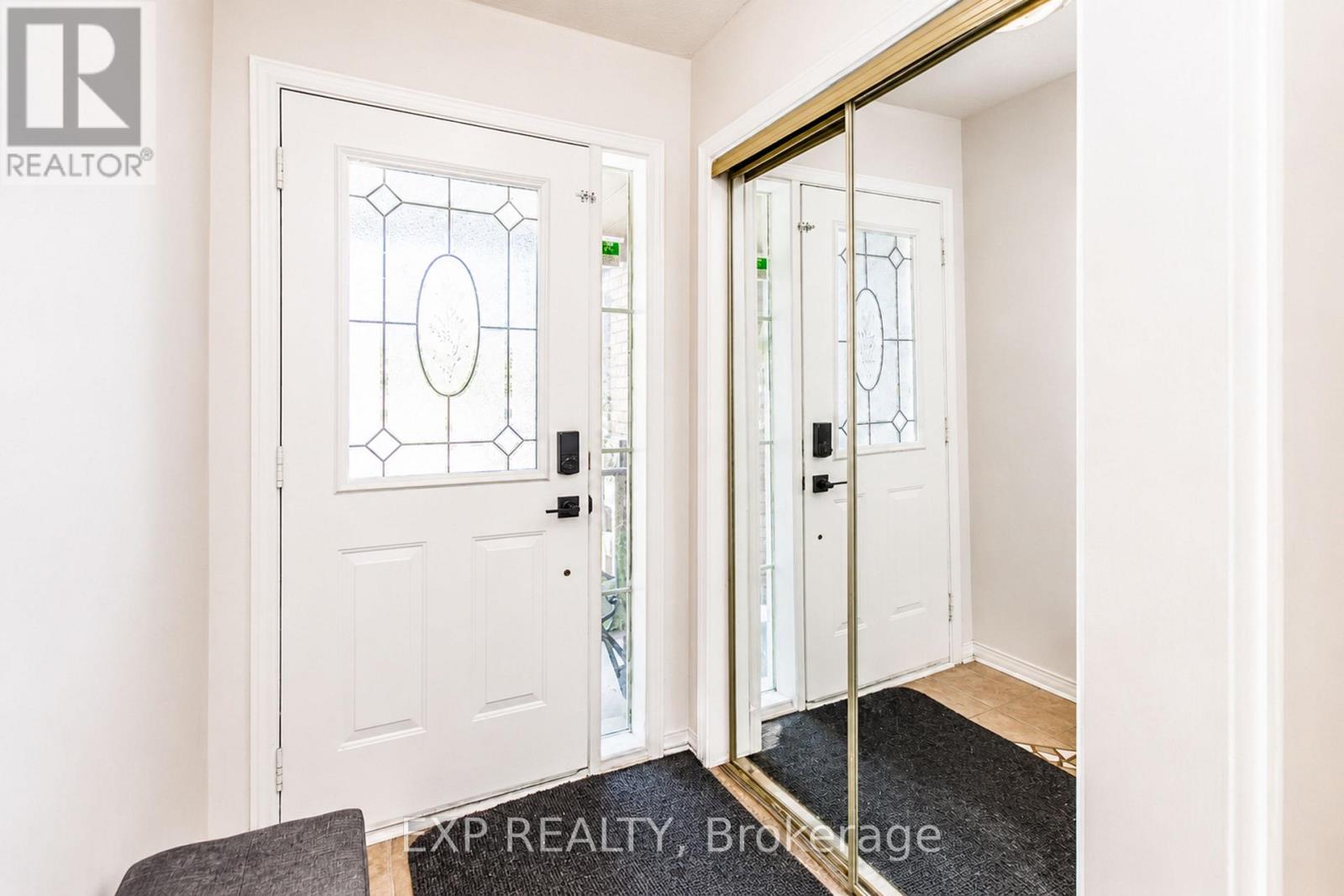 19 Ural Circle, Brampton, Ontario  L6R 1H3 - Photo 3 - W13426342