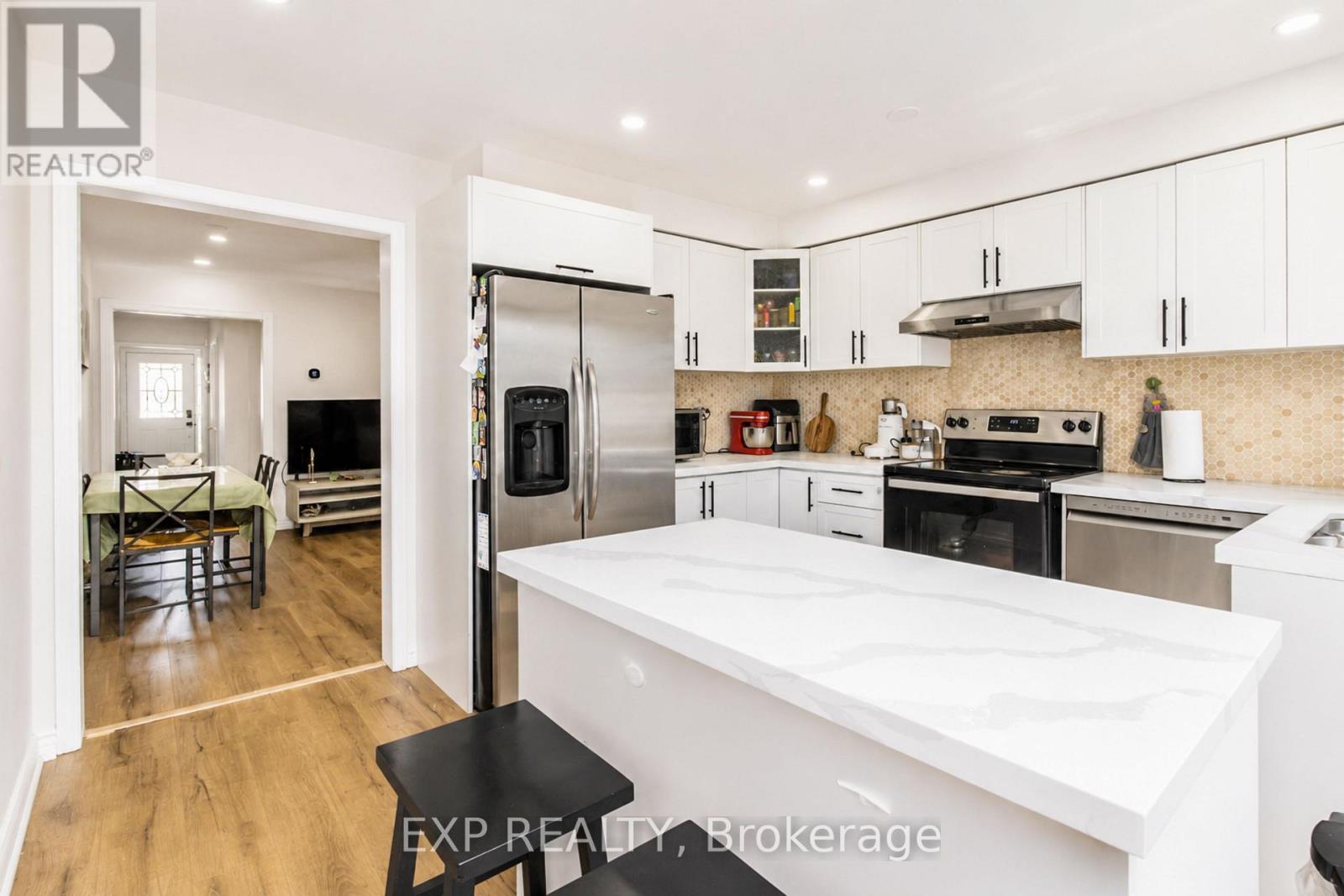 19 Ural Circle, Brampton, Ontario  L6R 1H3 - Photo 4 - W13426342