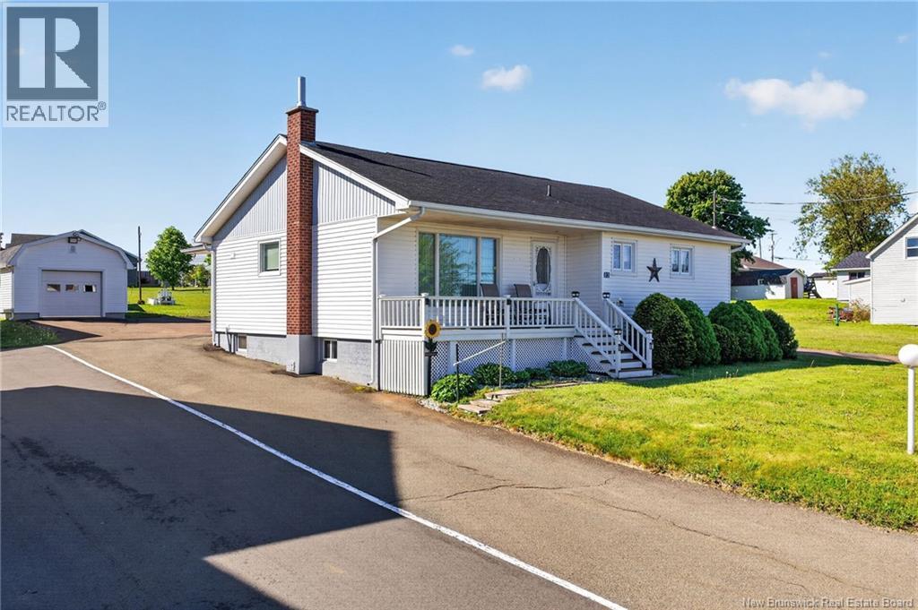 83 Robichaud Street, Cap-Pelé, New Brunswick  E4N 1Y5 - Photo 2 - NB134881