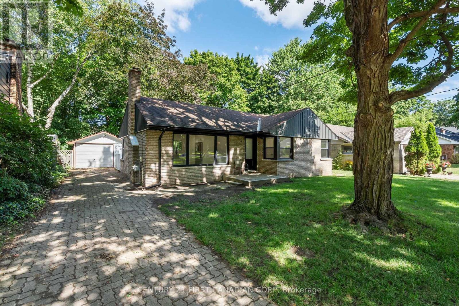 32 Braemar Crescent, London North, Ontario  N6H 2X1 - Photo 3 - X13426692