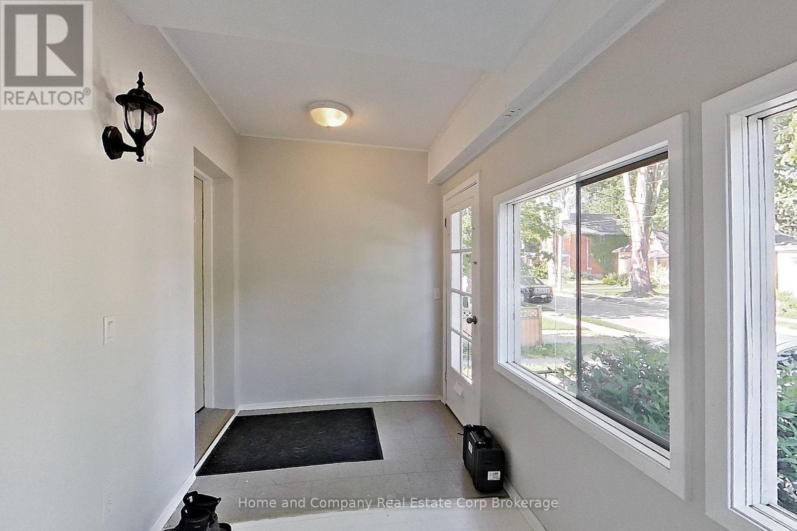 31 Bay Street, Stratford, Ontario  N5A 4K7 - Photo 6 - X13426542