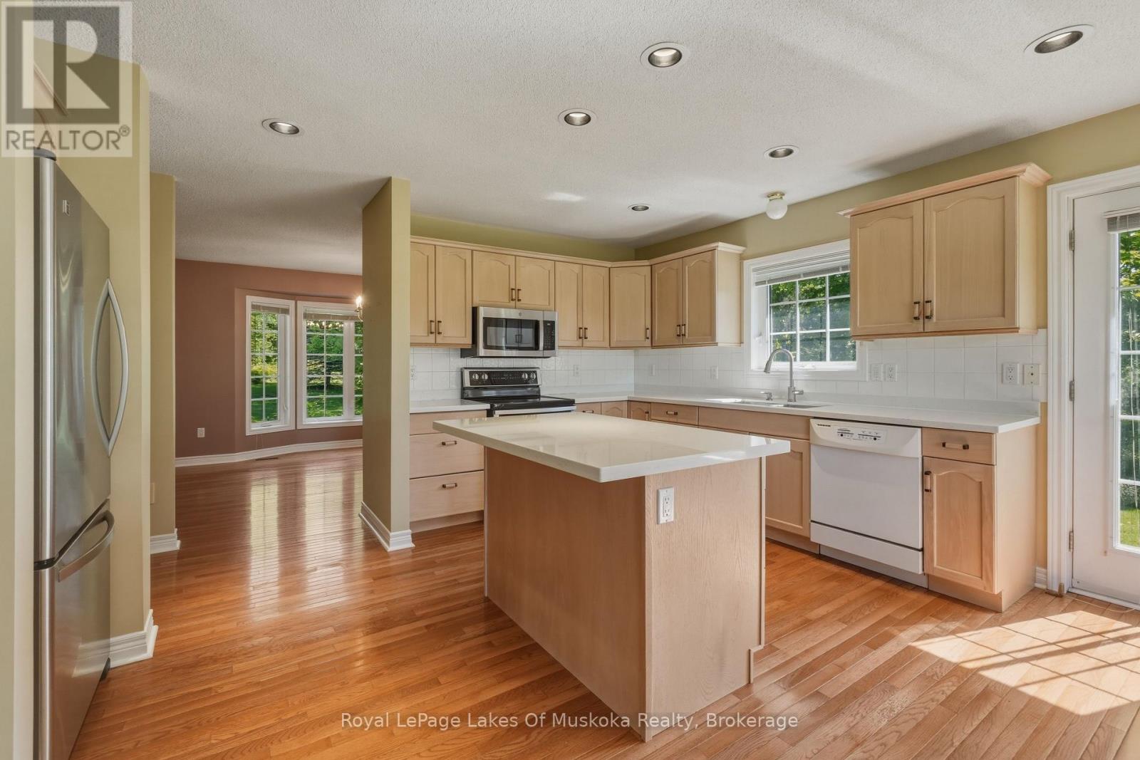1183 Golf Course Road, Lake Of Bays, Ontario P1H 2J6 - Photo 12 - X13426558