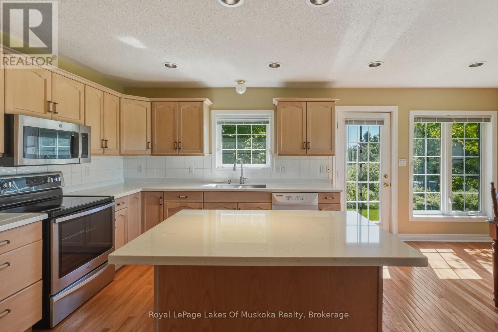 1183 Golf Course Road, Lake Of Bays, Ontario P1H 2J6 - Photo 15 - X13426558