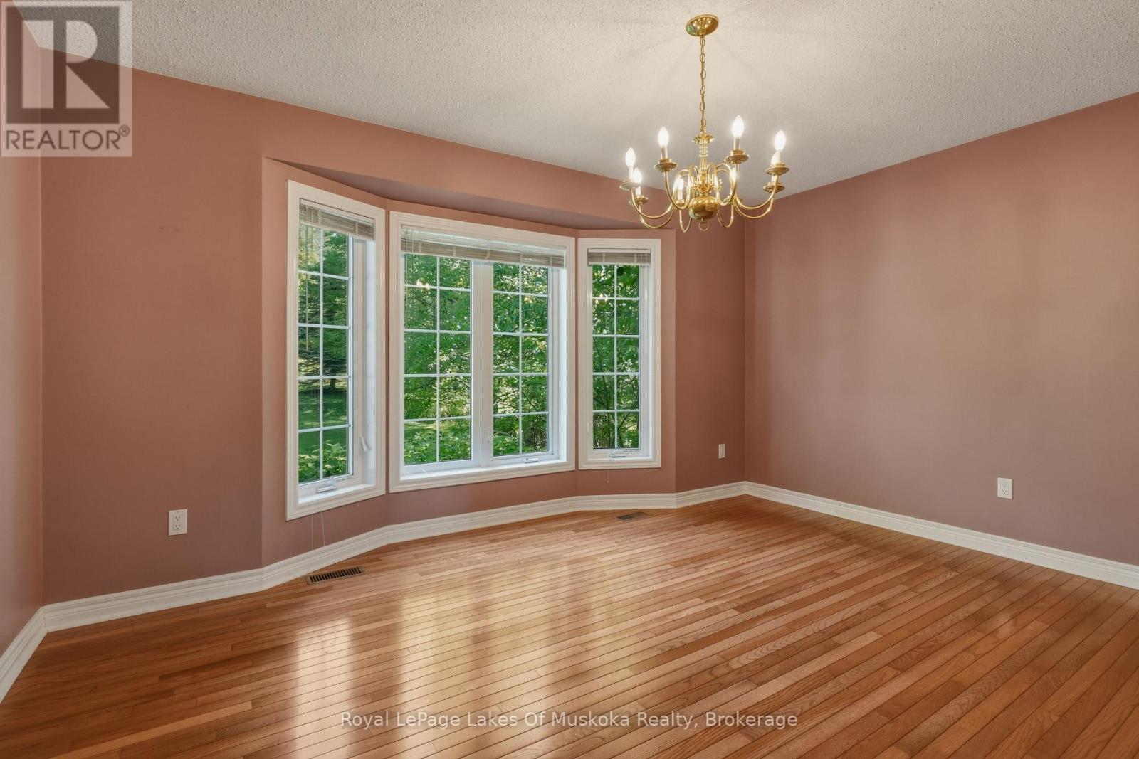 1183 Golf Course Road, Lake Of Bays, Ontario P1H 2J6 - Photo 17 - X13426558