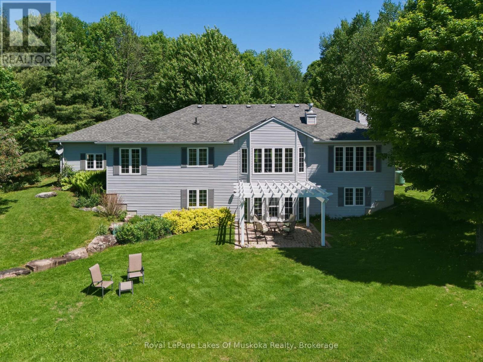 1183 Golf Course Road, Lake Of Bays, Ontario P1H 2J6 - Photo 2 - X13426558
