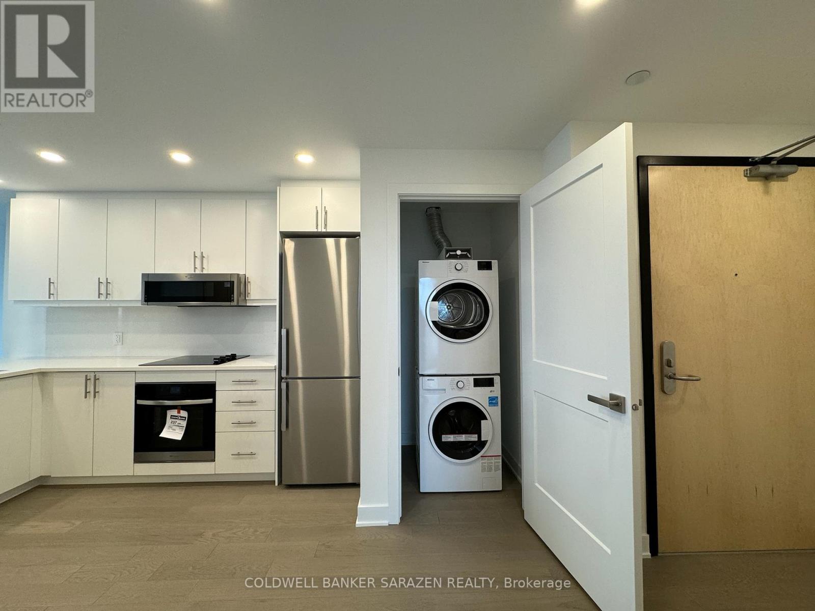 2501 - 340 Queen Street, Ottawa, Ontario  K1R 0G1 - Photo 4 - X13426654