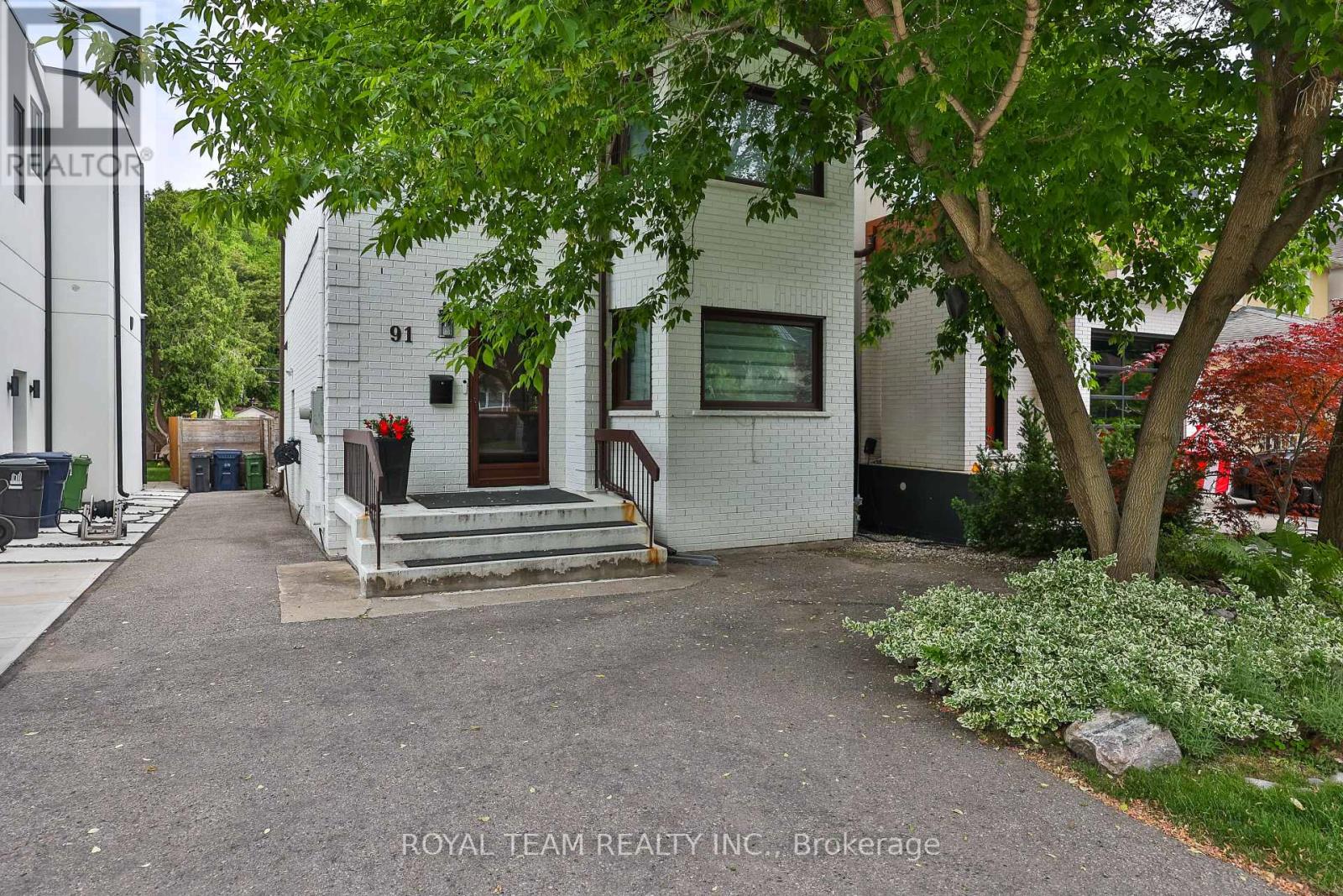 91 South Kingsway Way, Toronto, Ontario  M6S 3T4 - Photo 2 - W13088398