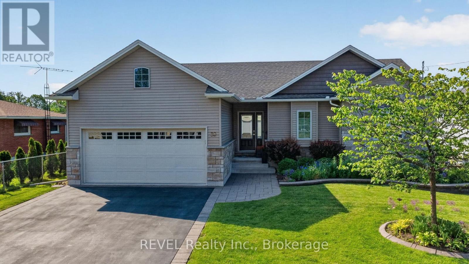 30 DRUMMOND CRESCENT, Fort Erie, Ontario