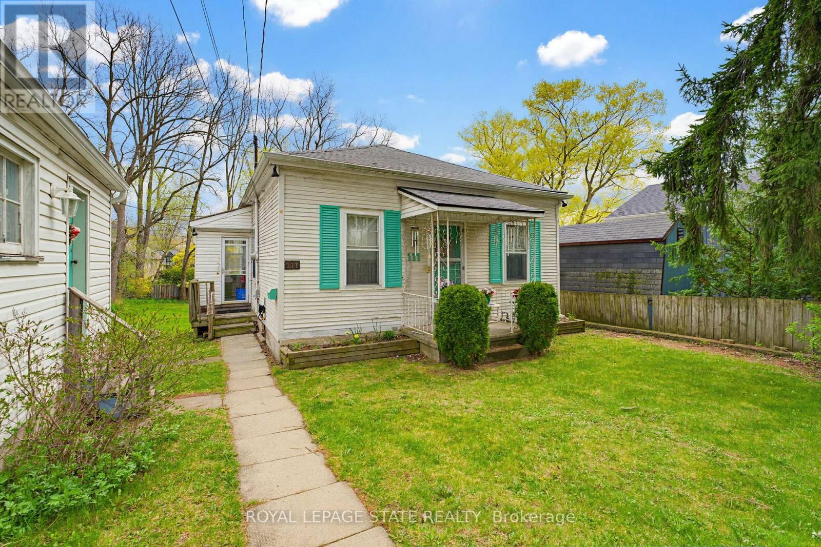 111 SYDENHAM STREET, Hamilton, Ontario