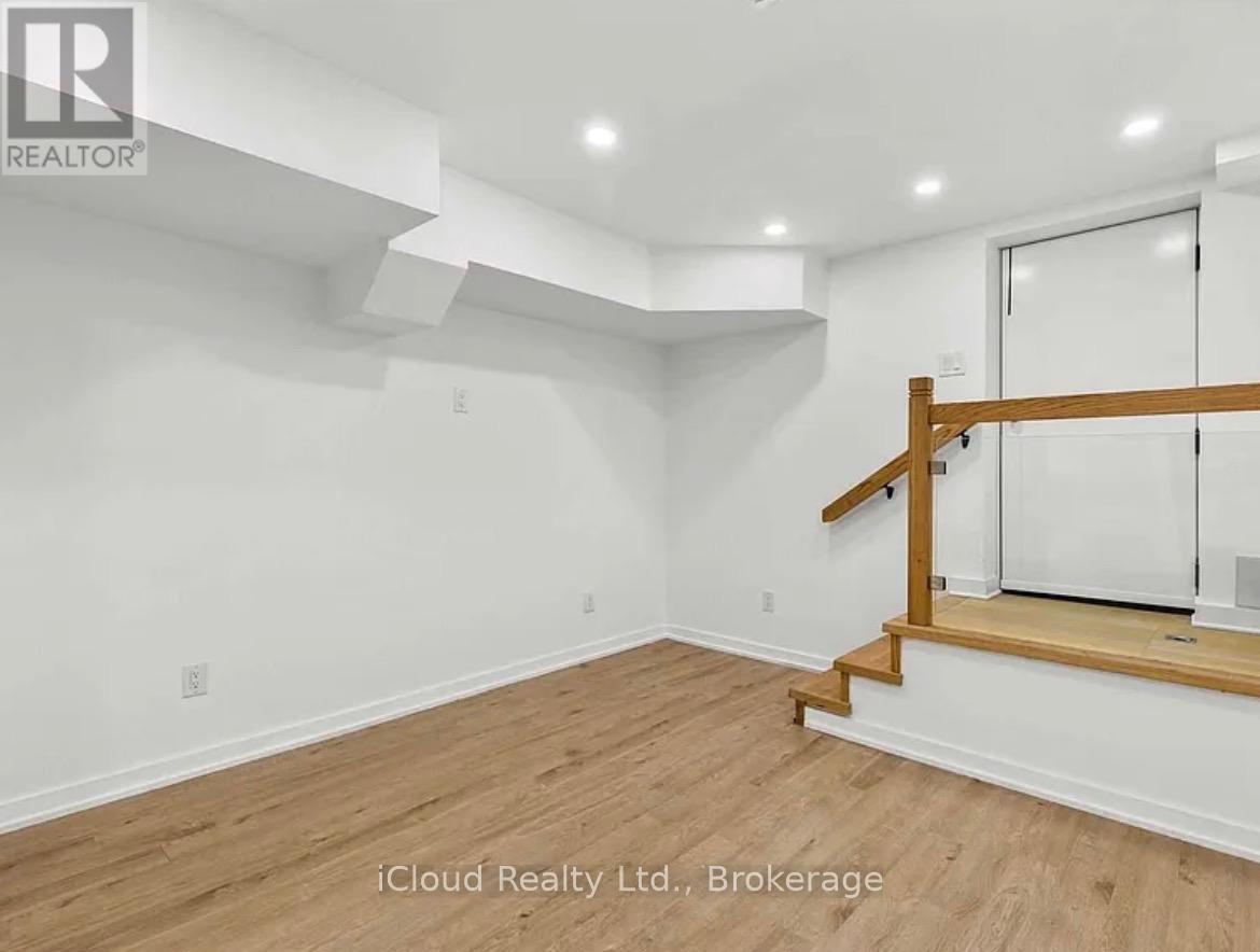 386 Coxwell Avenue, Toronto, Ontario  M4L 3B7 - Photo 24 - E13419390