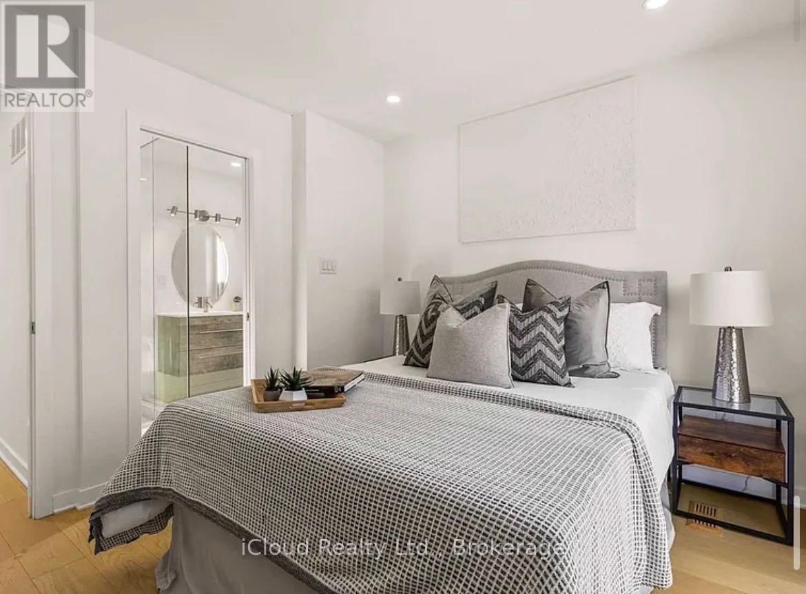 386 Coxwell Avenue, Toronto, Ontario  M4L 3B7 - Photo 2 - E13419390