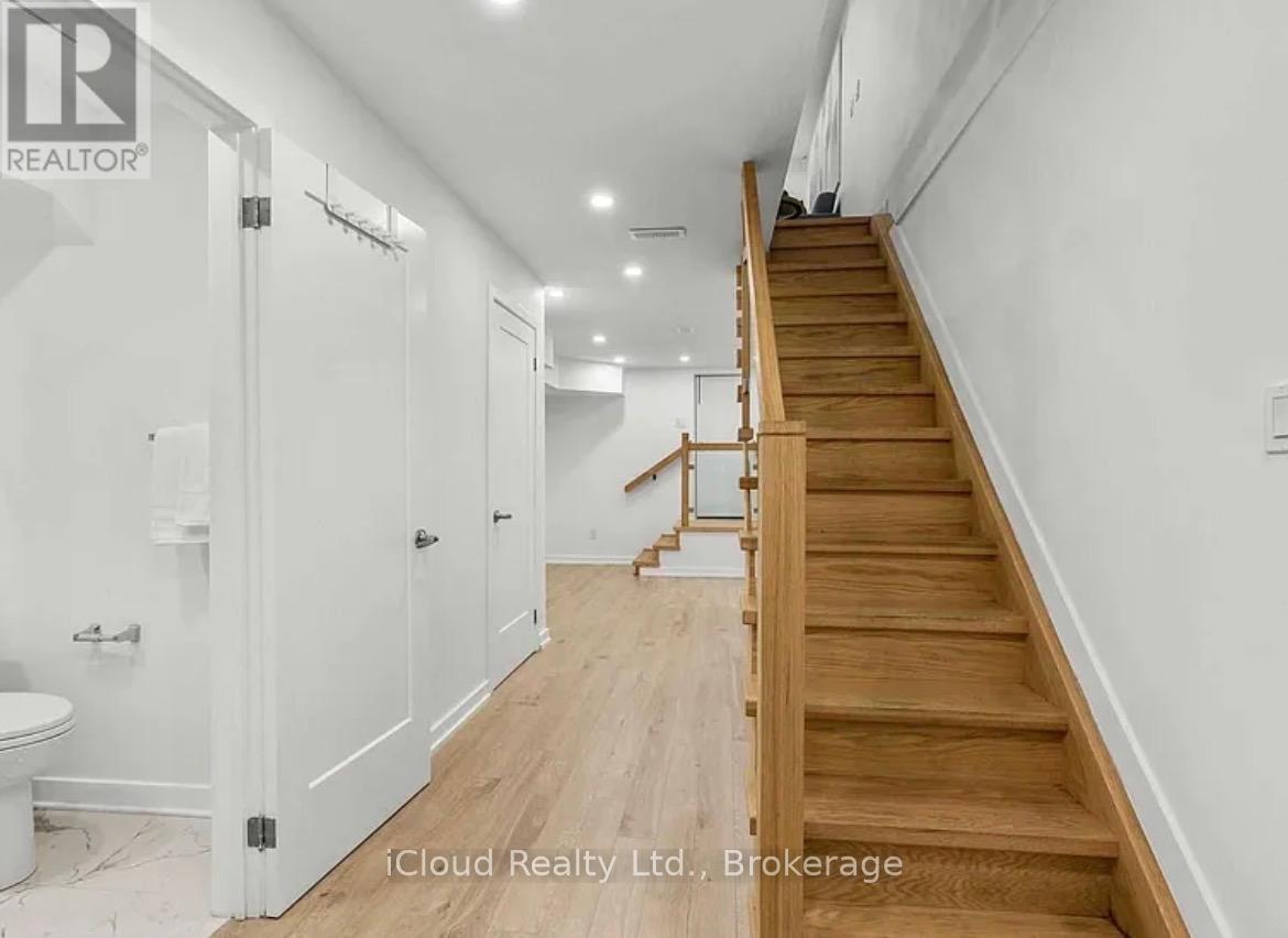 386 Coxwell Avenue, Toronto, Ontario  M4L 3B7 - Photo 4 - E13419390