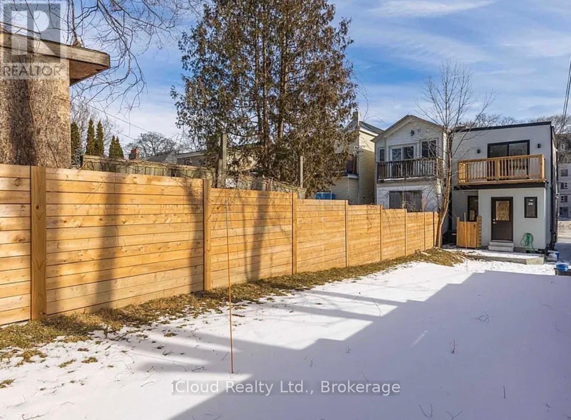 386 Coxwell Avenue, Toronto, Ontario  M4L 3B7 - Photo 23 - E13419390