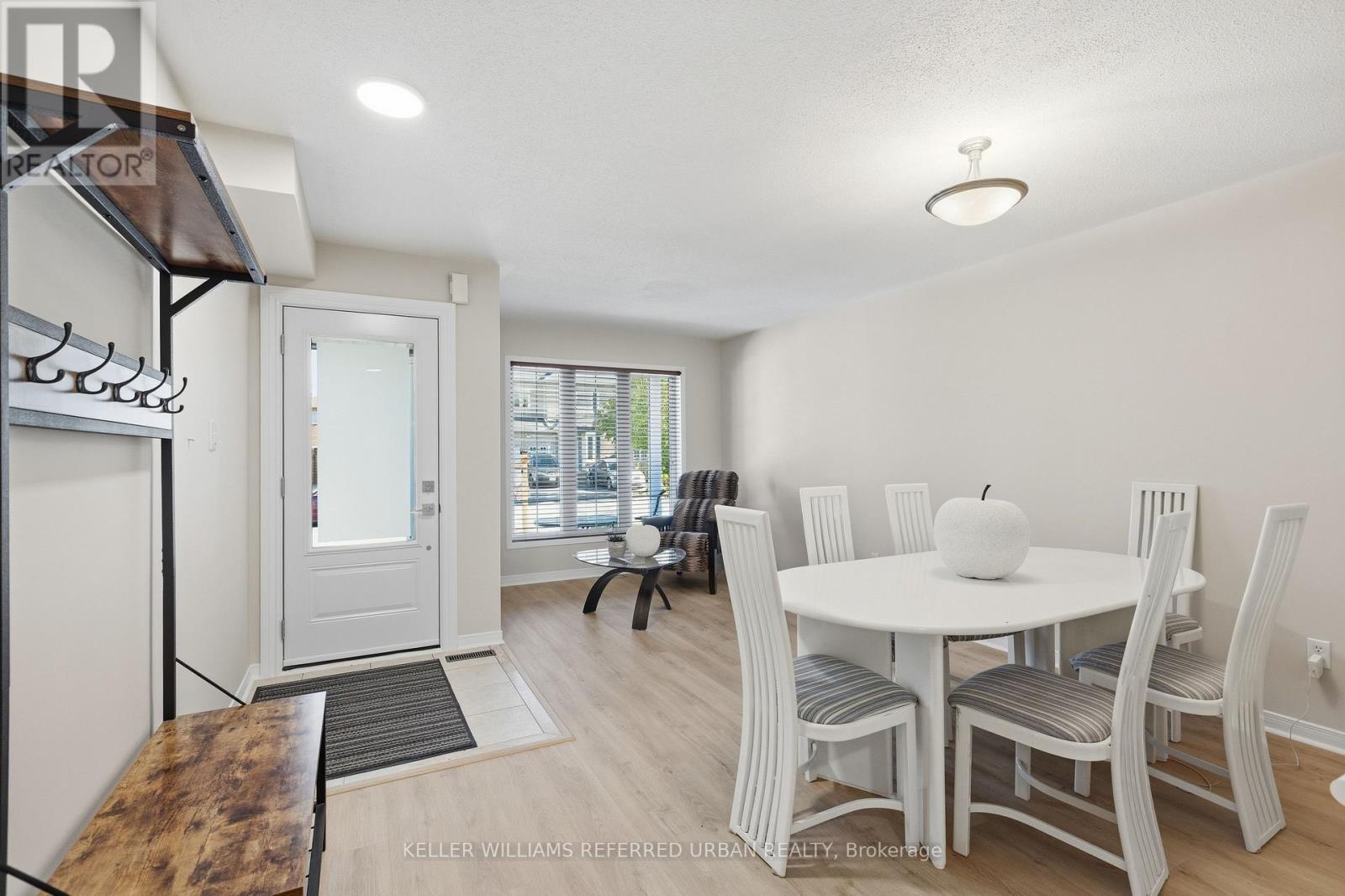 129 Dolce Crescent, Vaughan, Ontario  L4H 3C8 - Photo 5 - N12993410