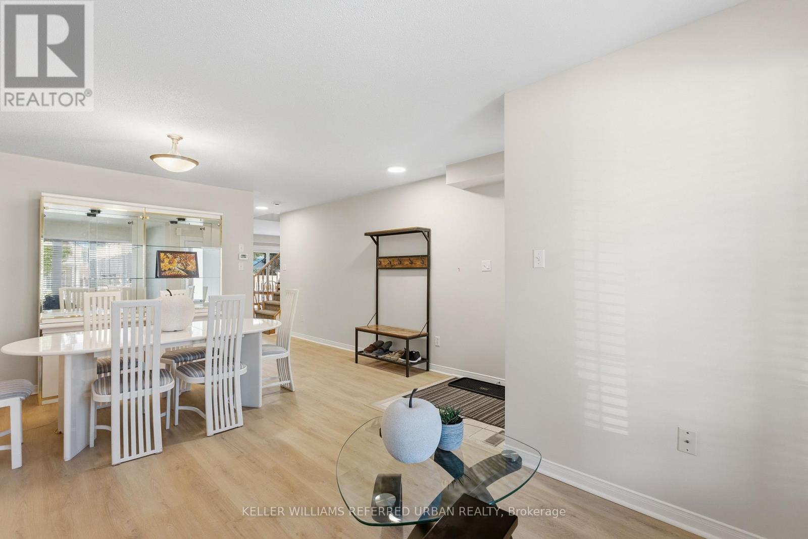 129 Dolce Crescent, Vaughan, Ontario  L4H 3C8 - Photo 4 - N12993410