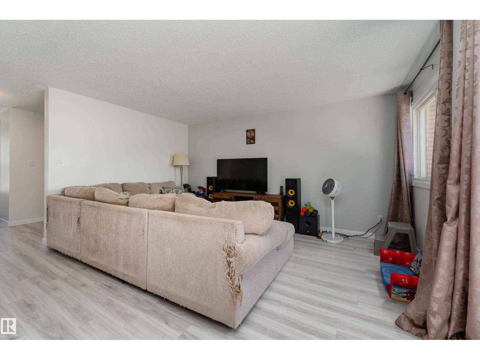 9 Royal Rd NW, Edmonton, Alberta  T6J 2E7 - Photo 8 - E4492802