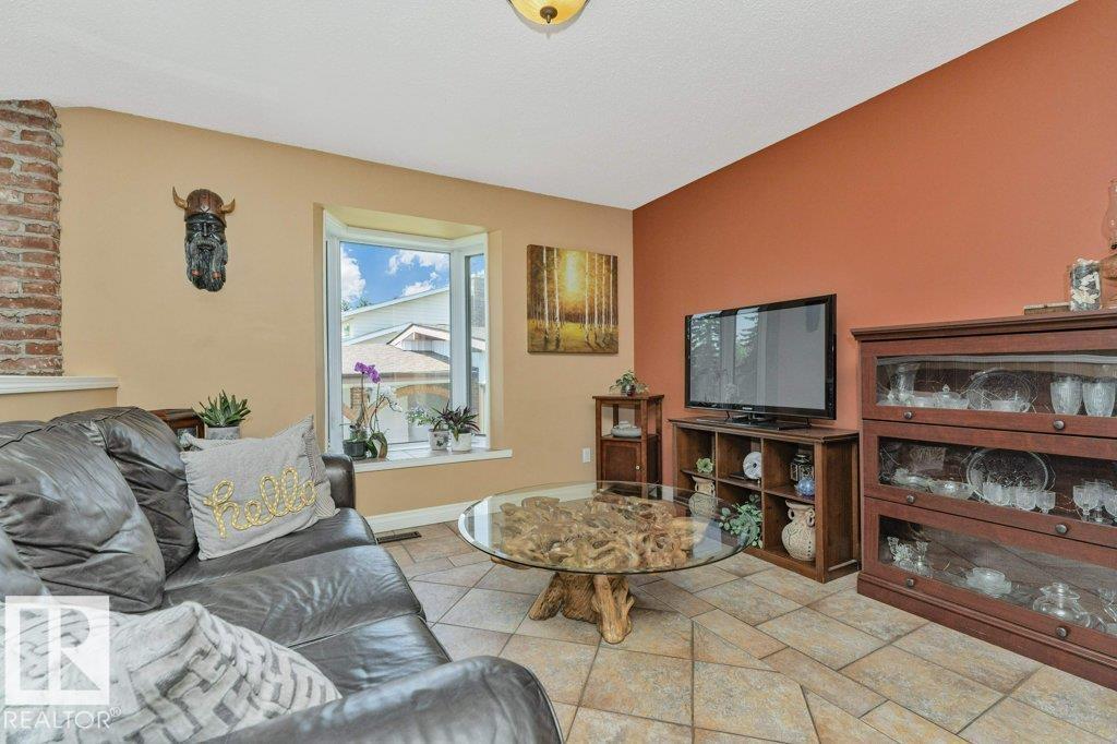 149 Greenoch Cr NW, Edmonton, Alberta  T6L 1W6 - Photo 18 - E4492803