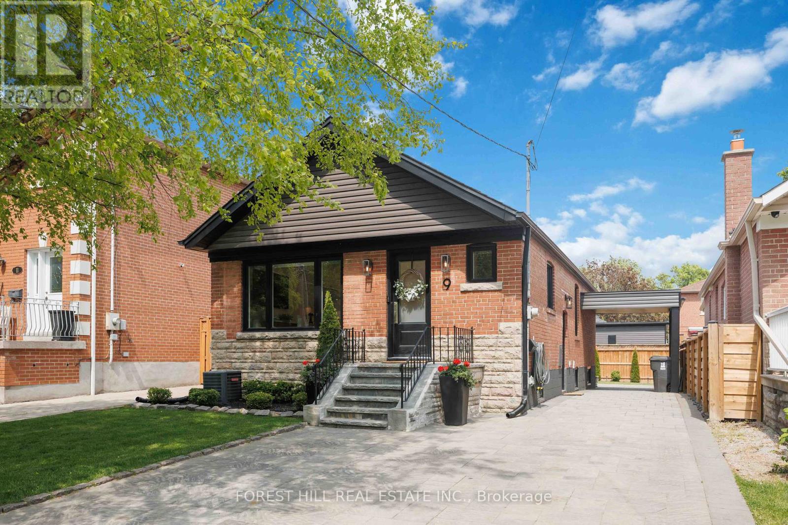 9 MARILYN CRESCENT, Toronto, Ontario
