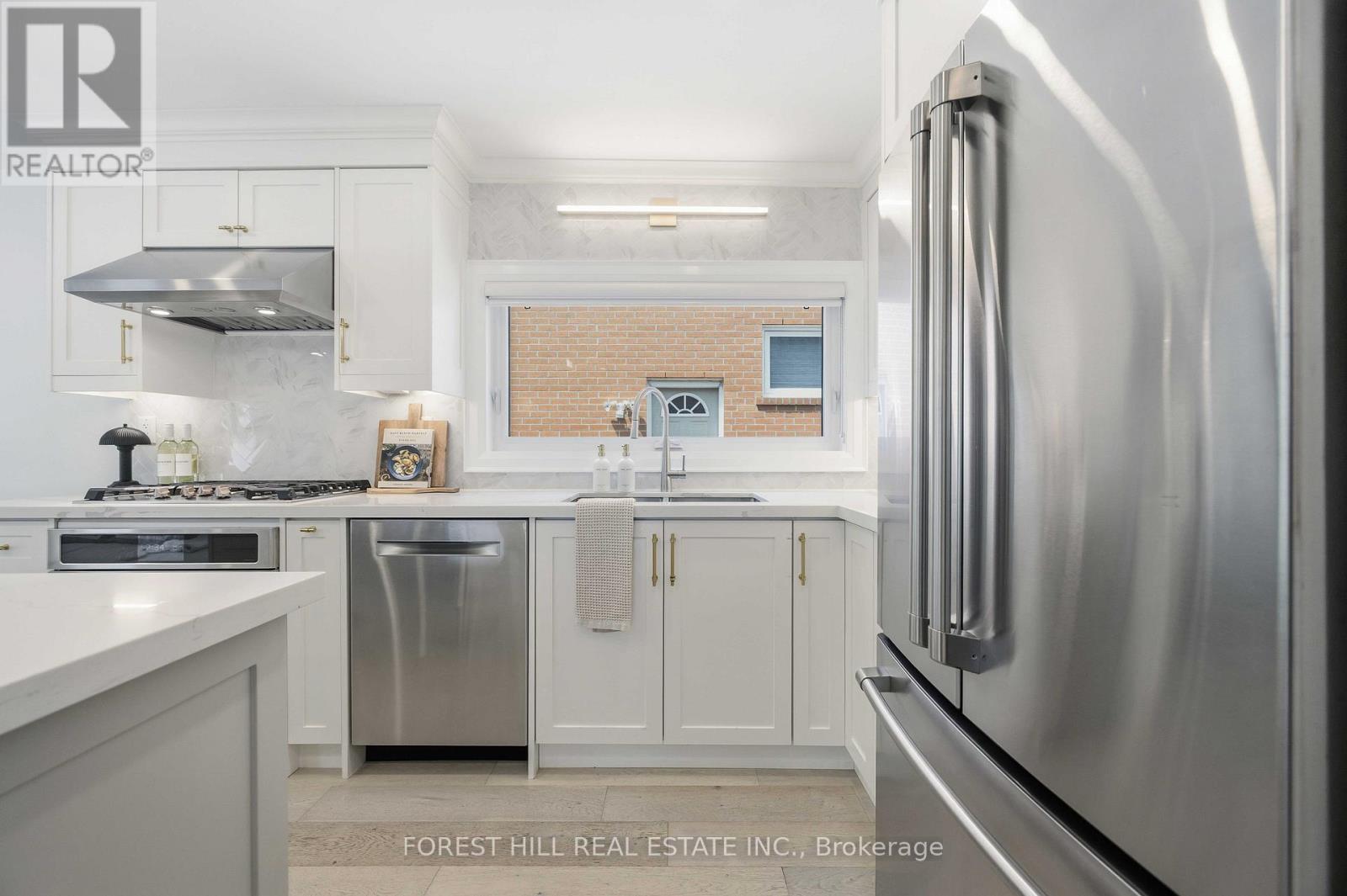 9 Marilyn Crescent, Toronto, Ontario  M4B 3C5 - Photo 10 - E13426618