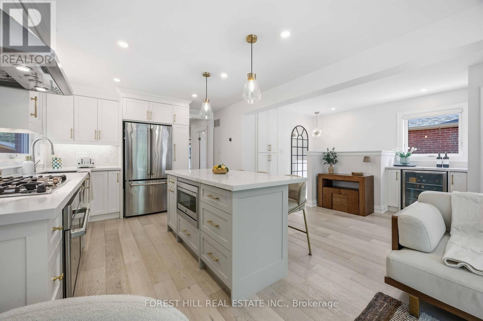 9 Marilyn Crescent, Toronto, Ontario  M4B 3C5 - Photo 12 - E13426618