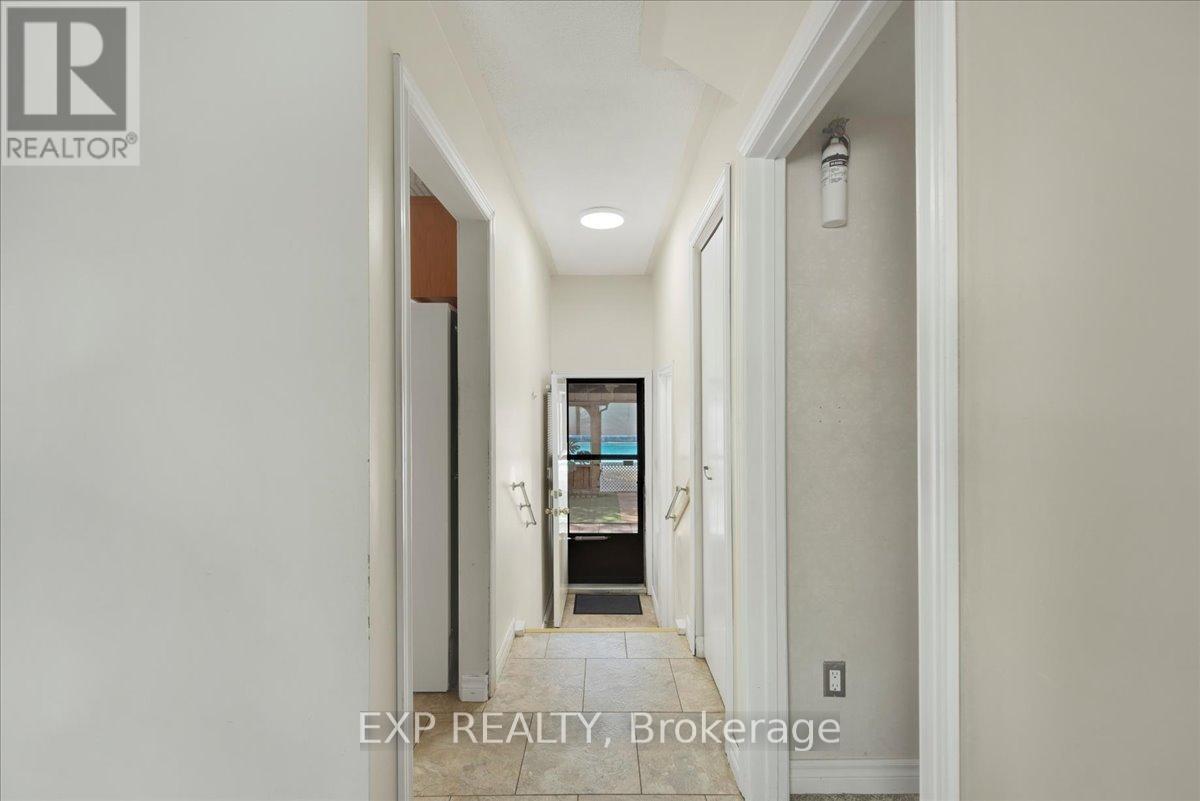 376 Surrey Drive, Oshawa, Ontario  L1G 6H1 - Photo 14 - E13426704
